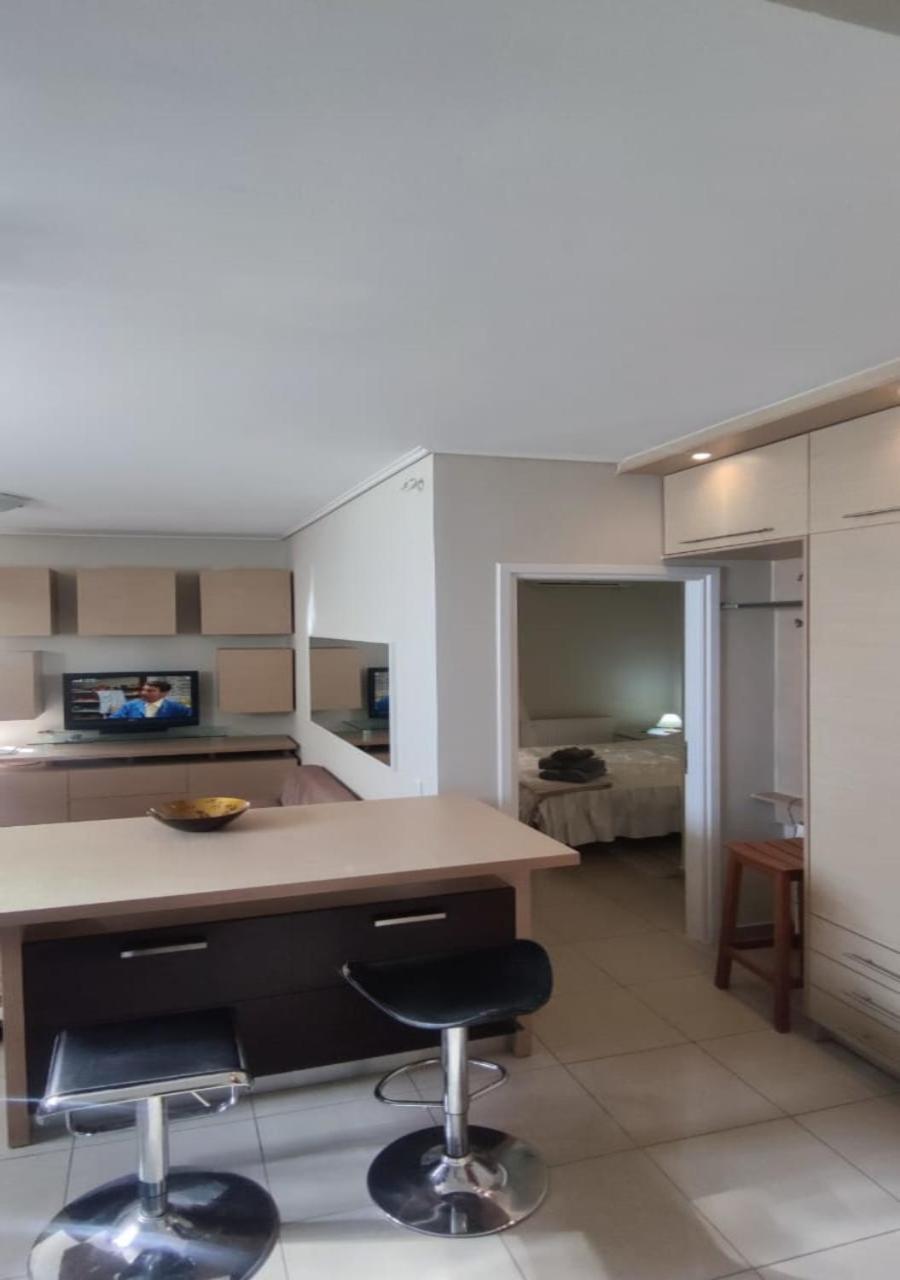 Apartment In A Quiet Location. Atenas Exterior foto
