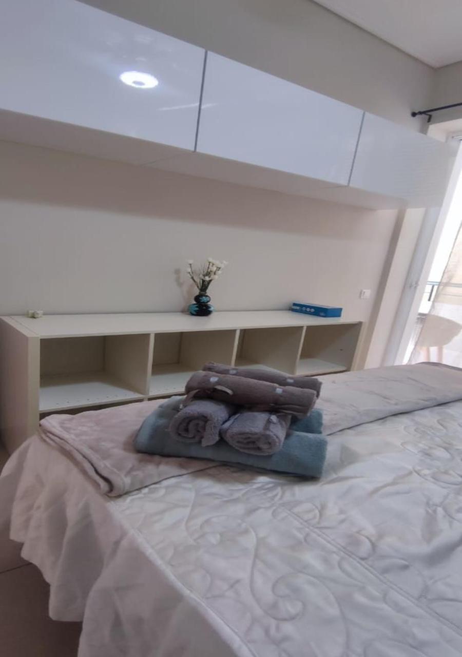 Apartment In A Quiet Location. Atenas Exterior foto